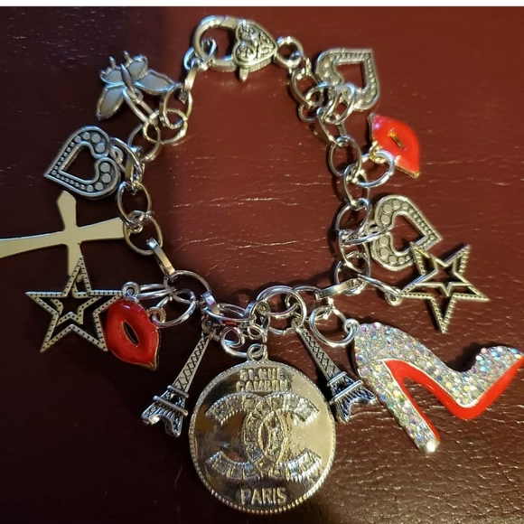 Bracelets - Picture 5 of 8